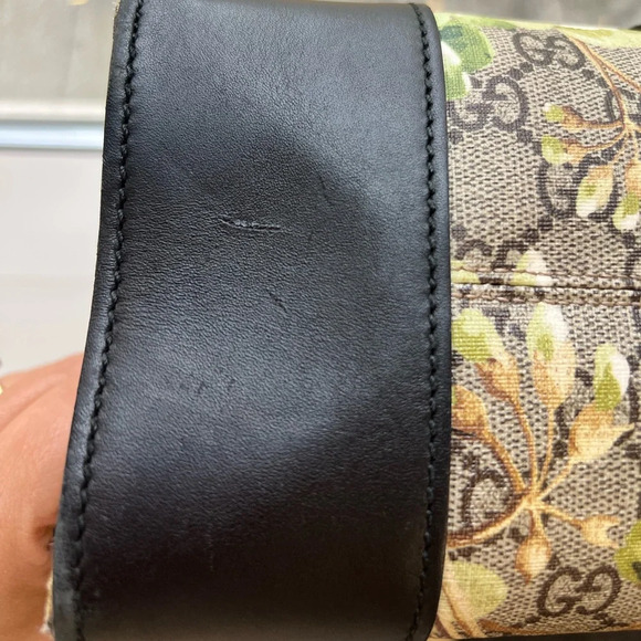 Gucci
GG Coated Canvas Convertible Tote Blooms Print - Picture 9 of 16
